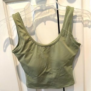 Klassy Network Fitted Crop Tank With Built-in-bra. Size Small
